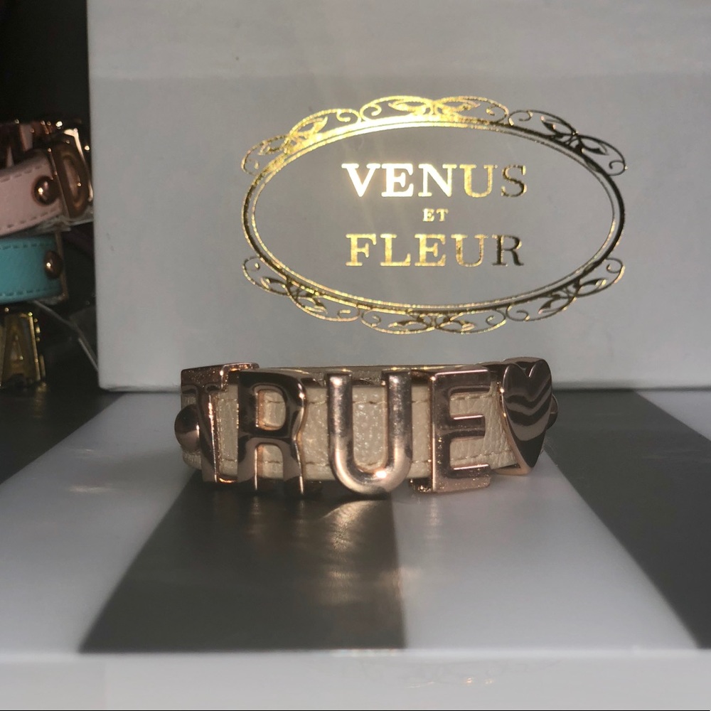 BCBG GENERATION TRUE LOVE AFFIRMATION BRACELET